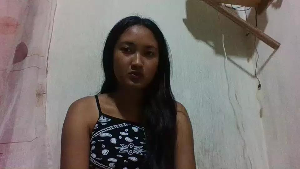rachelle27 on Cam4 