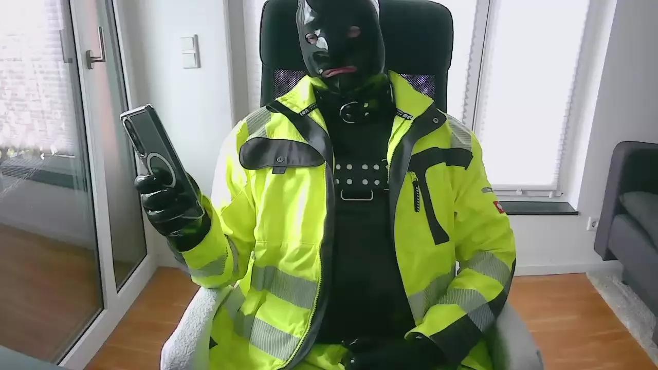 Offline rubber_bln on Cam4