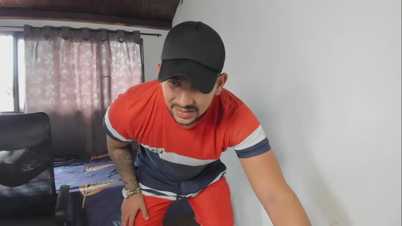 Ruizfrank1 on Cam4