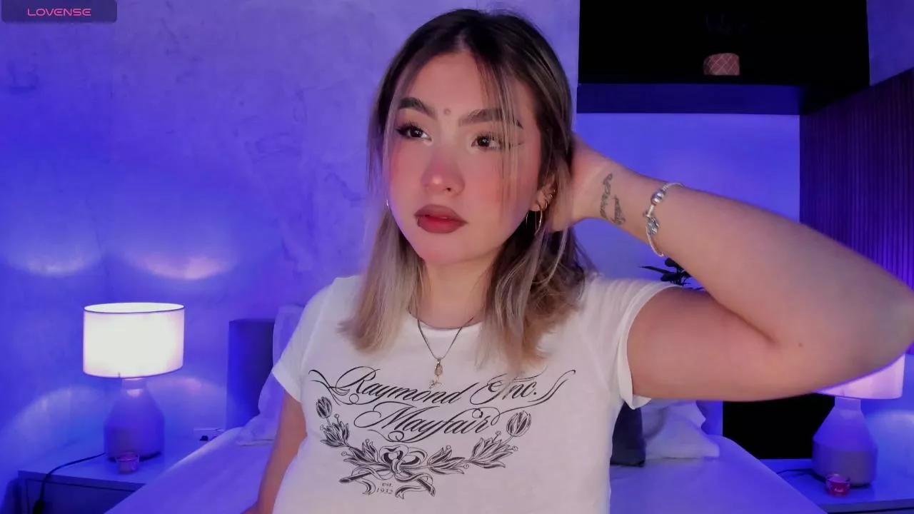 Samanta_Bone on Cam4 