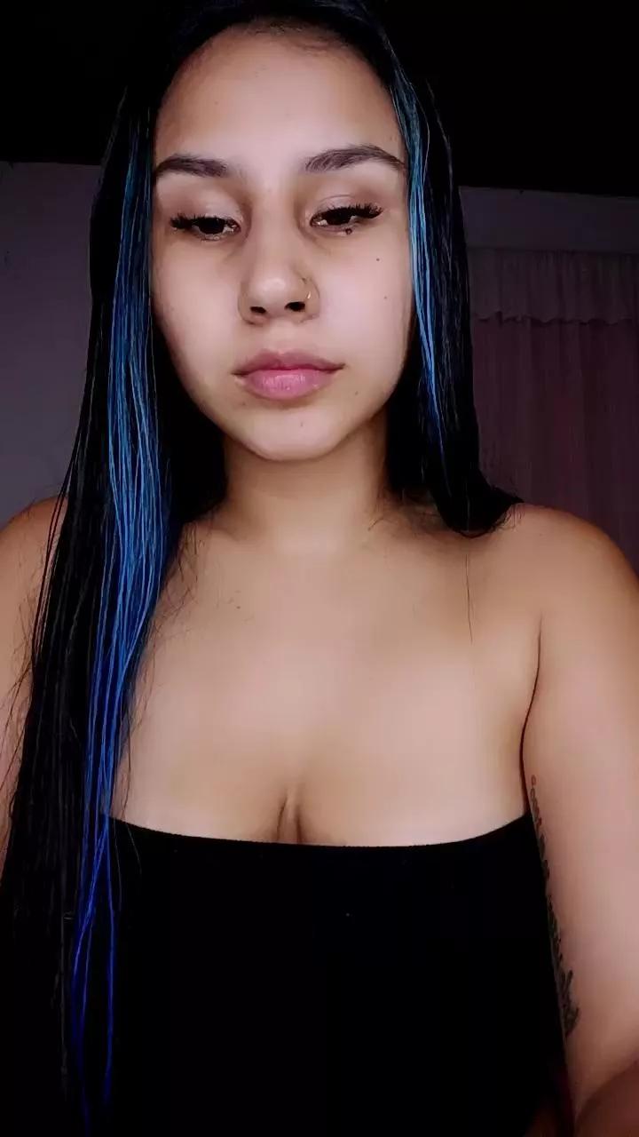 sara_jonnes on Cam4 