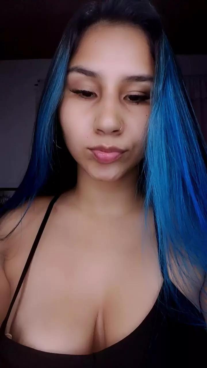 sara_jonnes on Cam4 