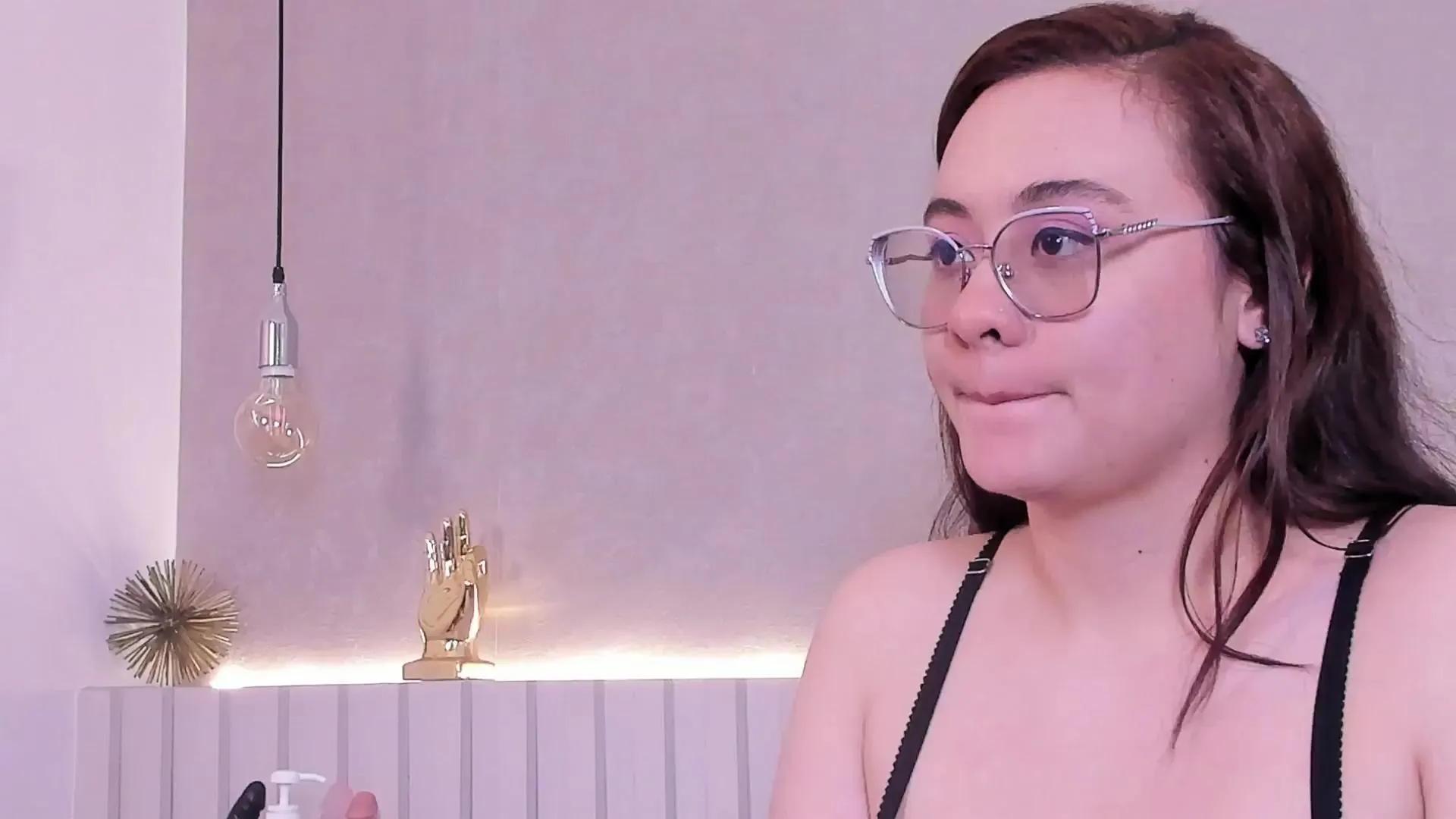 Offline saraandelliee on Cam4