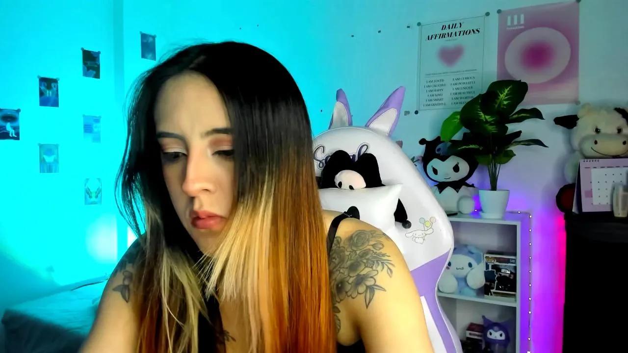 SarahRusso on Cam4 