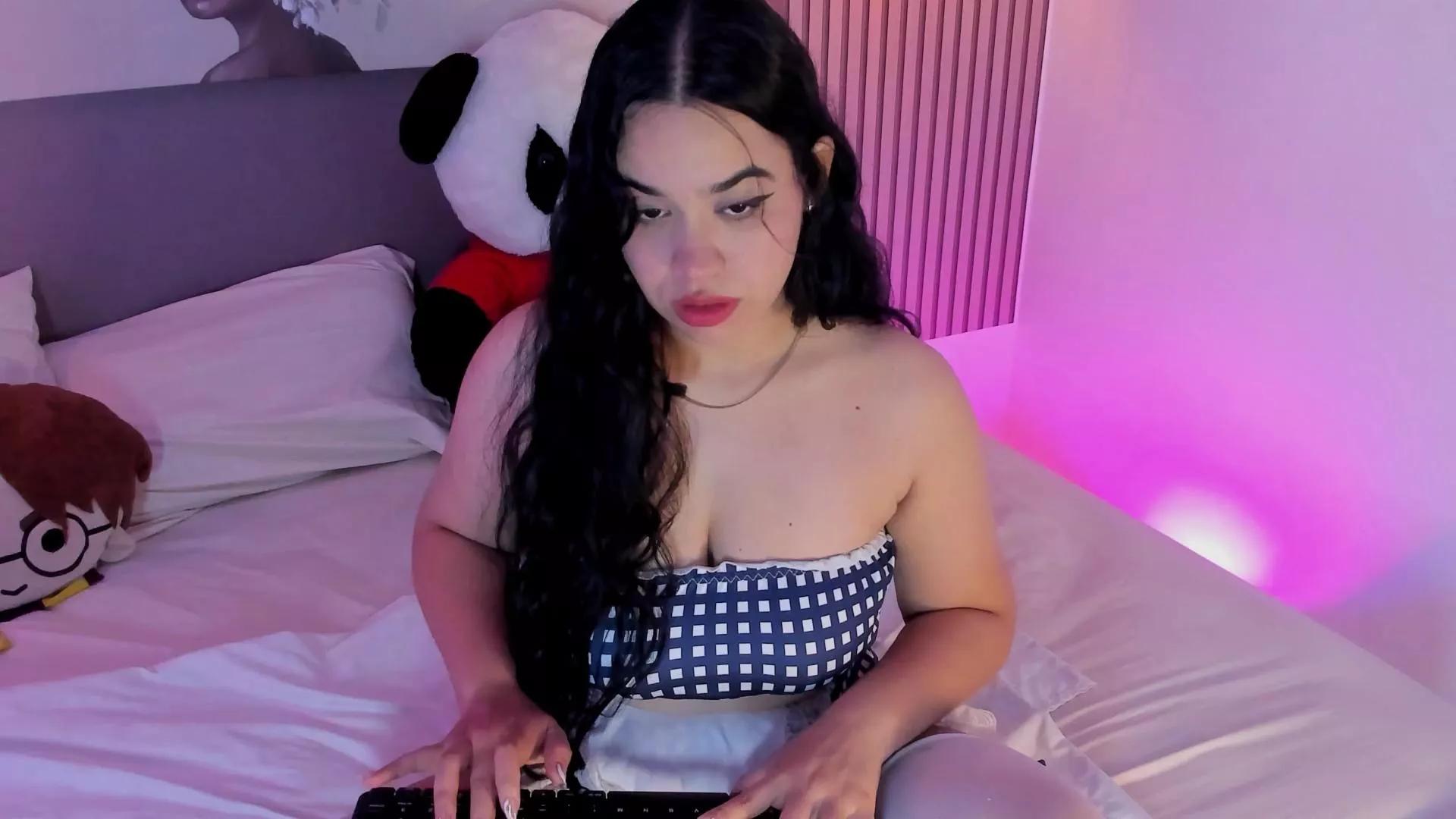 sarascoot_ on Cam4 