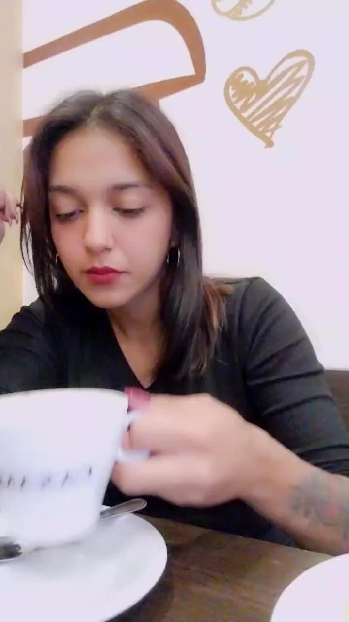 Sashmoon420 on Cam4 