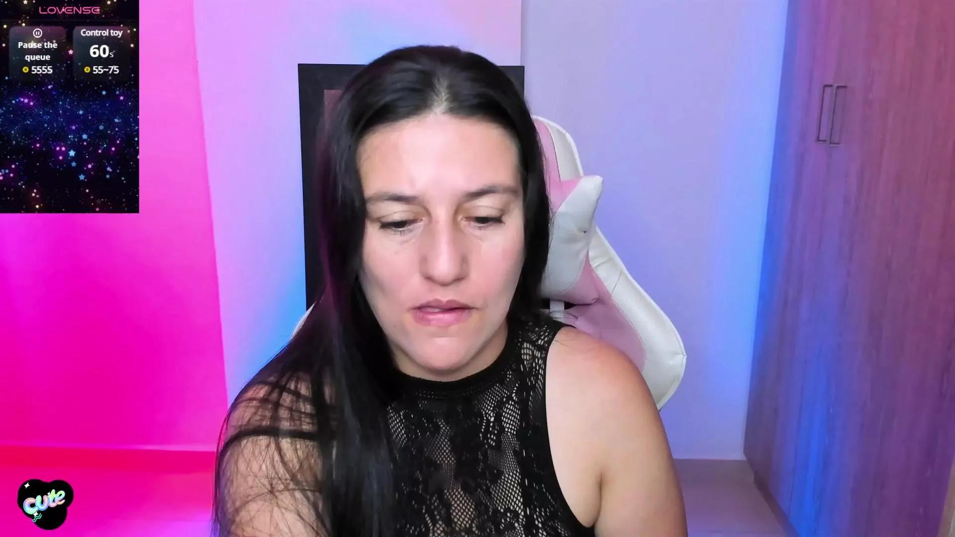 Saskyaa on Cam4 