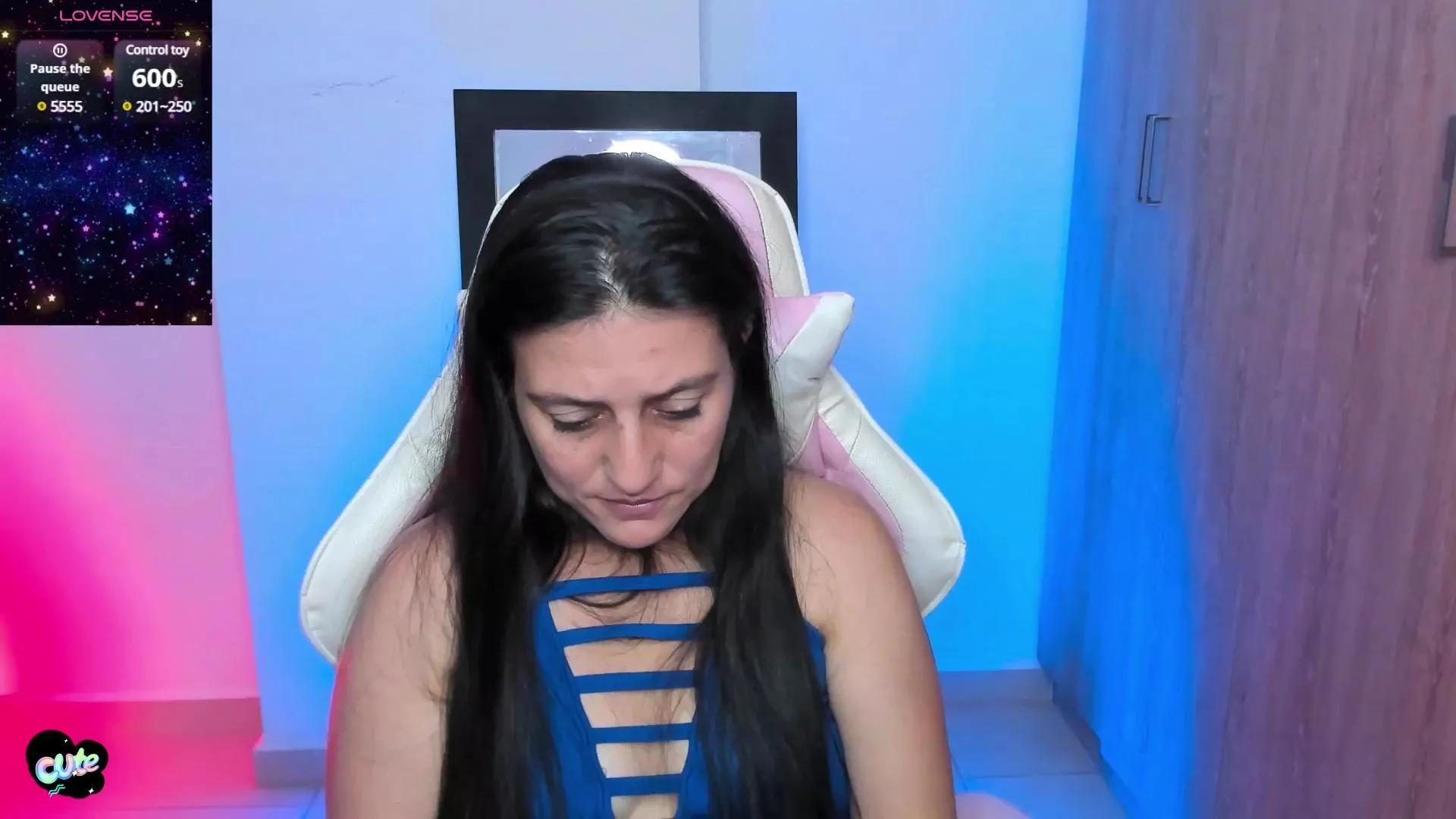 Saskyaa on Cam4 