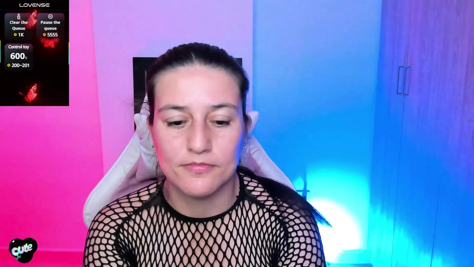 Saskyaa on Cam4 