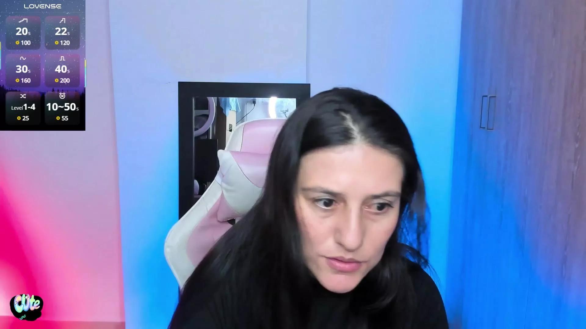 Saskyaa on Cam4 