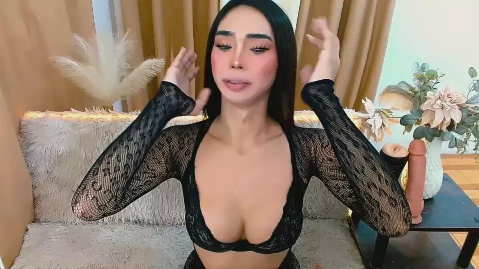 SassyMonika on Cam4 