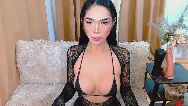 SassyMonika on Cam4 