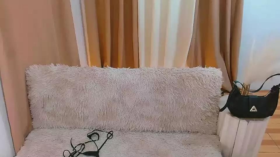 SassyMonika on Cam4 