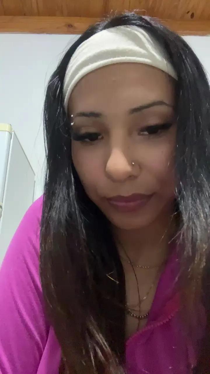 sheila222_xxx on Cam4