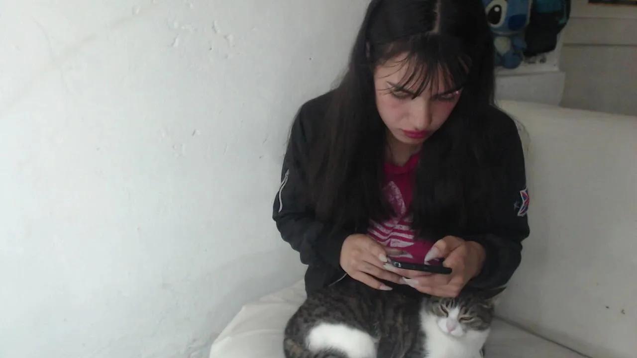 Skinny_sweet24 on Cam4
