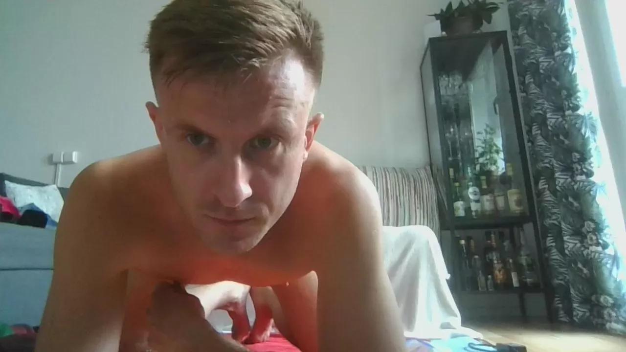 Offline slaveboy4Sir on Cam4
