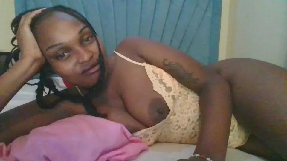 Smiley_yvettee on Cam4 
