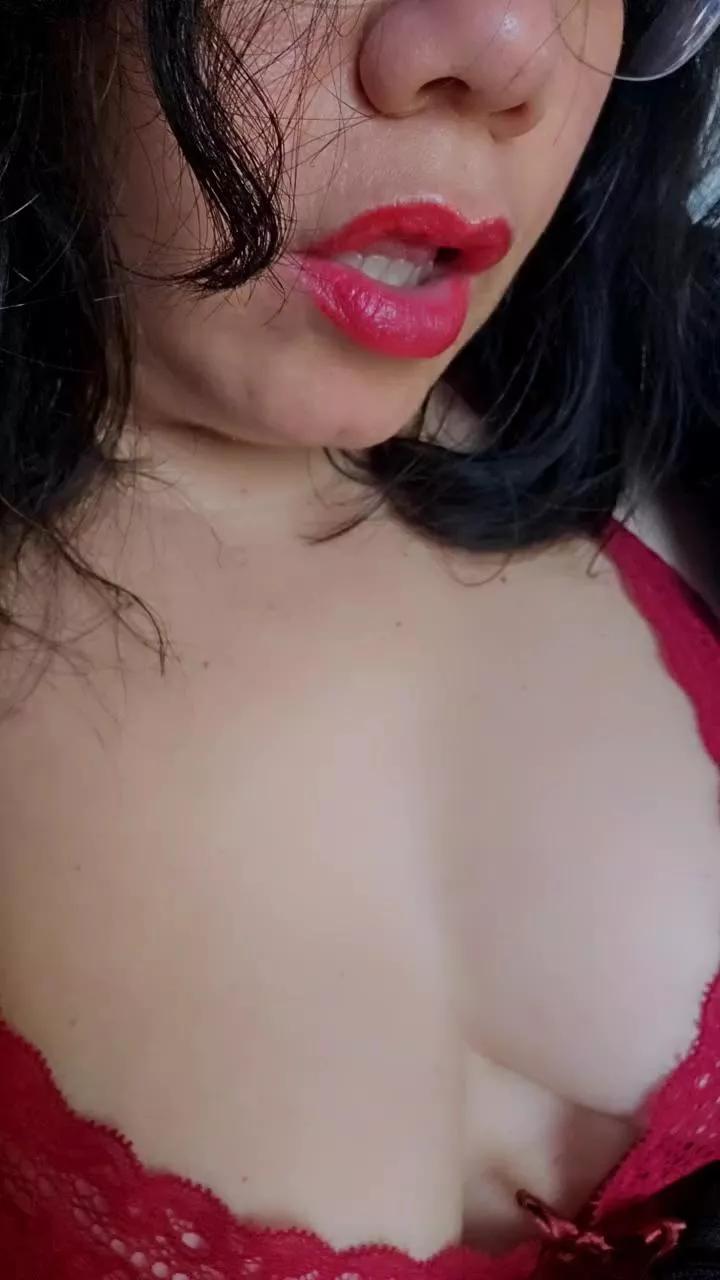 Sophie_artiste on Cam4 