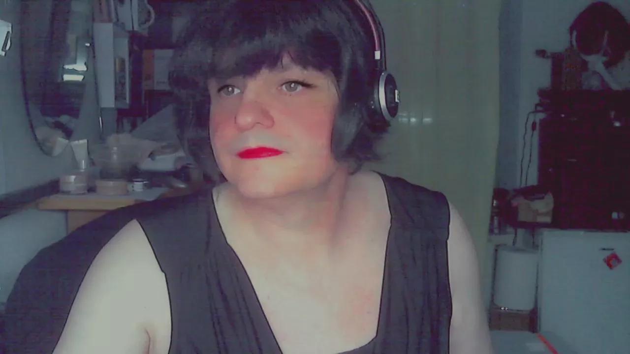 Offline soumise54 on Cam4