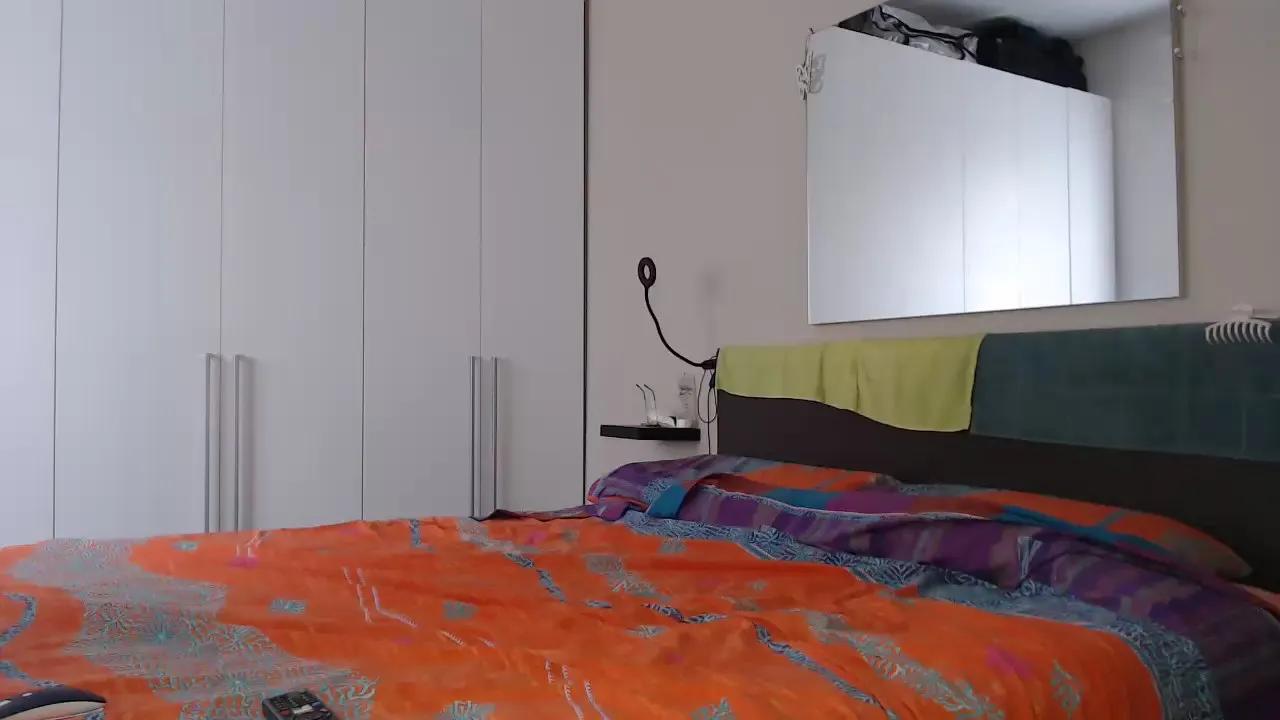 SPICYSWEETLYTWO on Cam4