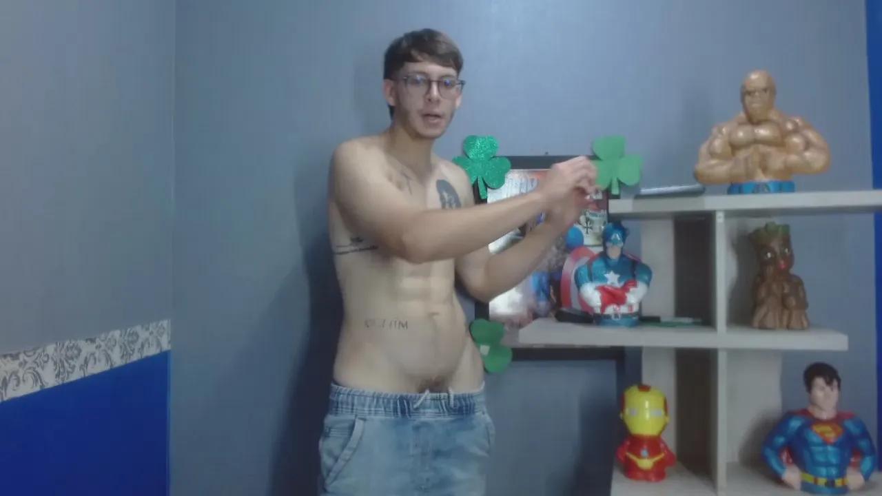 Stuart_White on Cam4