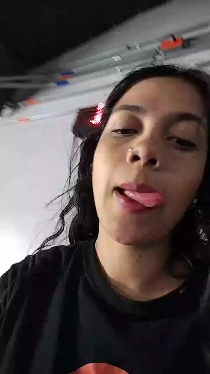 sweet_scarlett_ on Cam4 