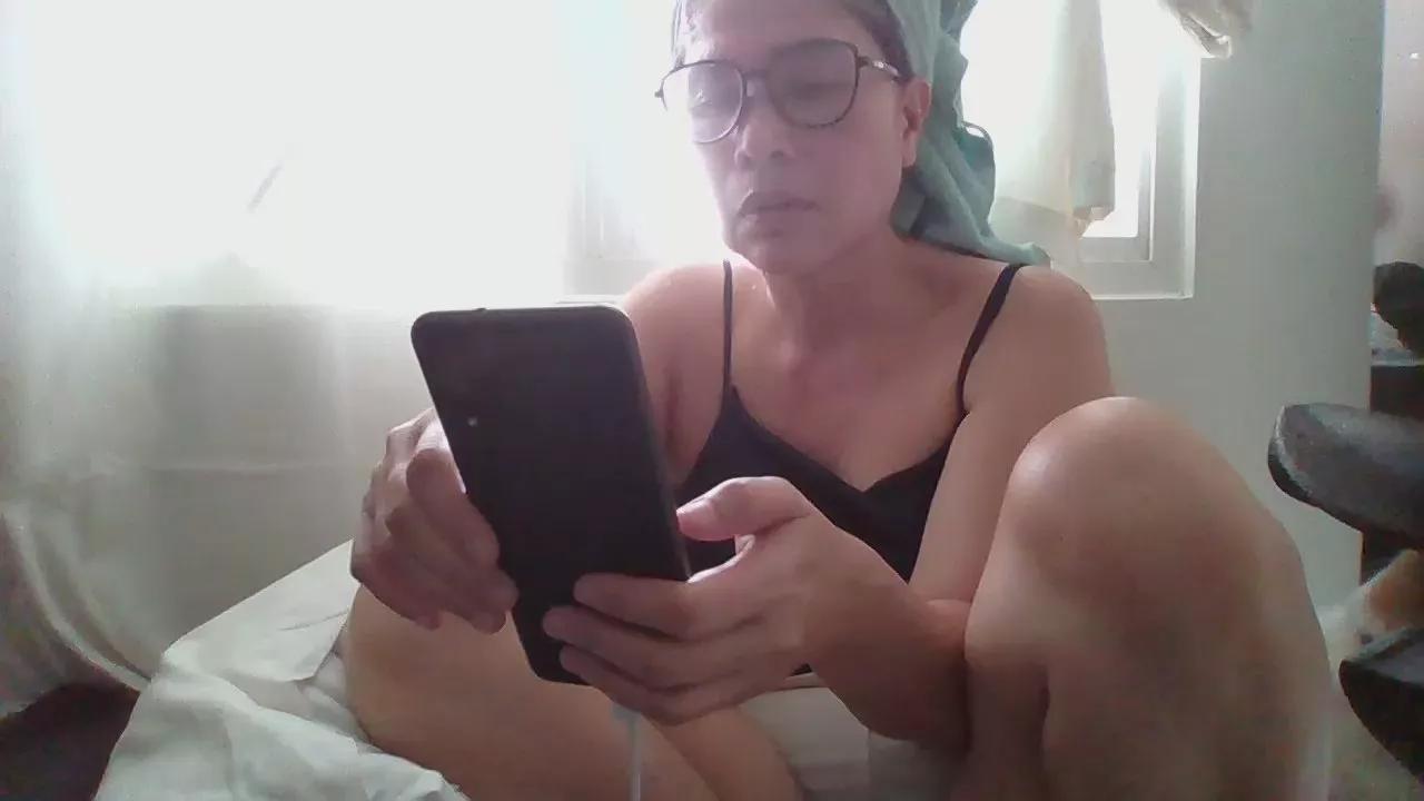 Sweetasian74 on Cam4 
