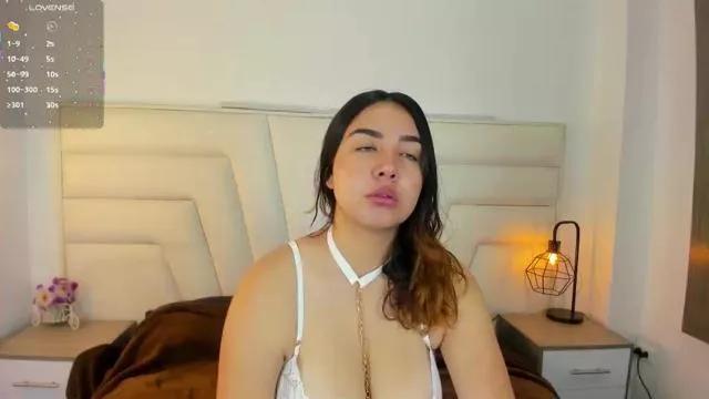 SwetiieBoobs_ on Cam4 