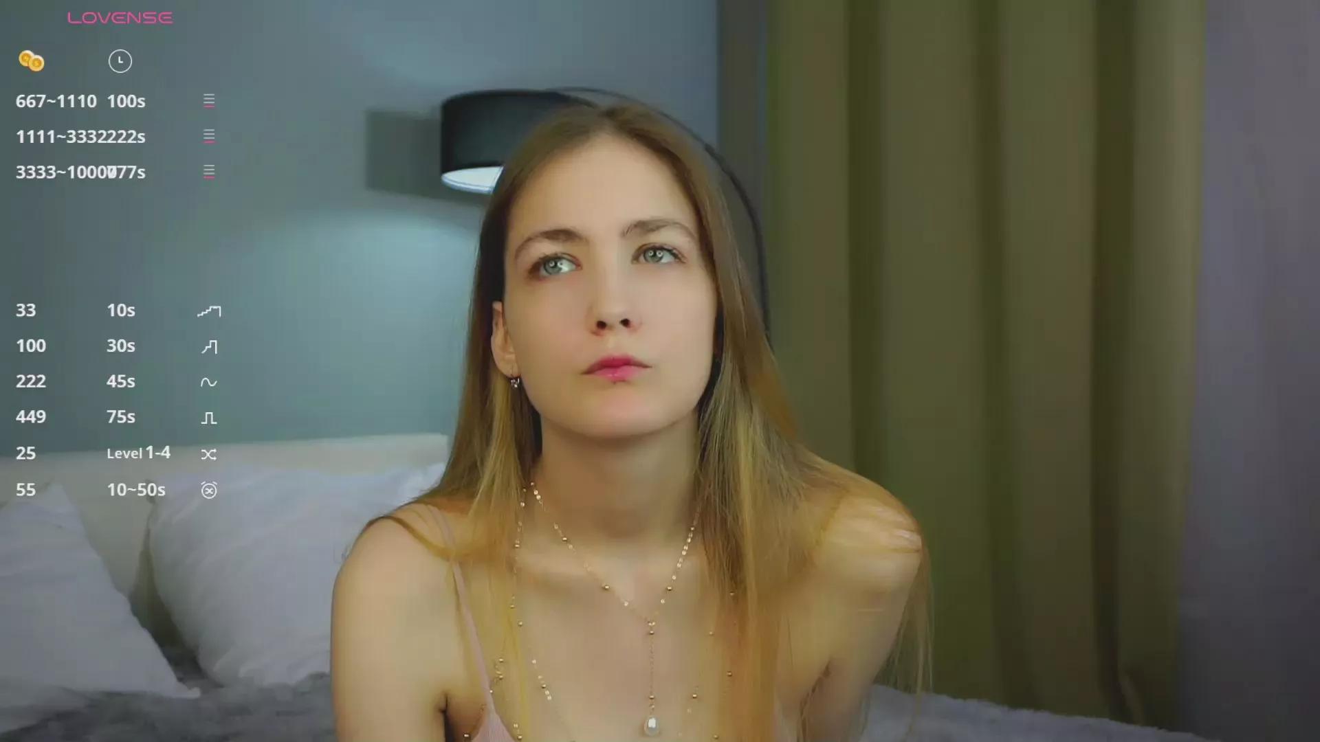 SynnoveHayne on Cam4 