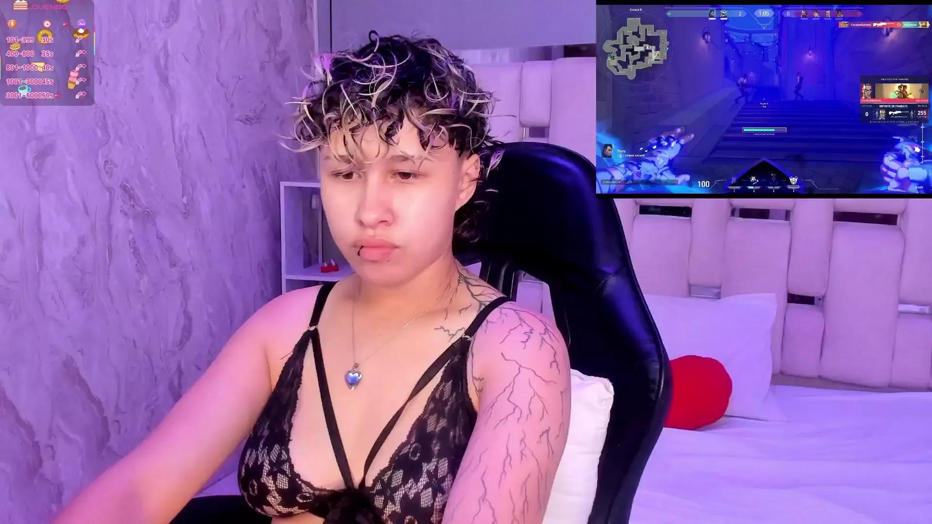 TaylorLeeh on Cam4 
