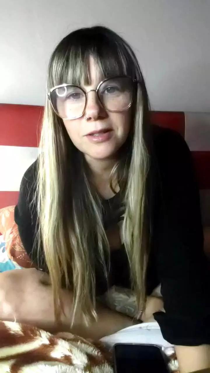 TheQueenMilf on Cam4 
