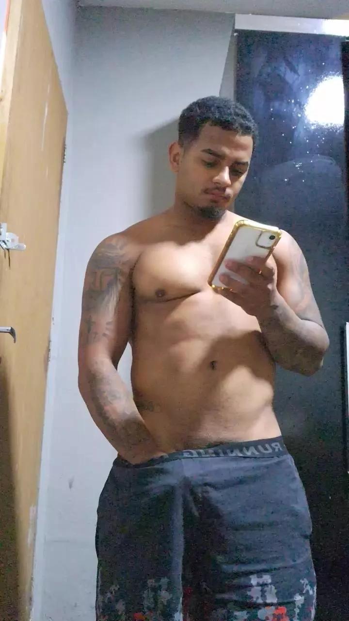 thiago2518 on Cam4 