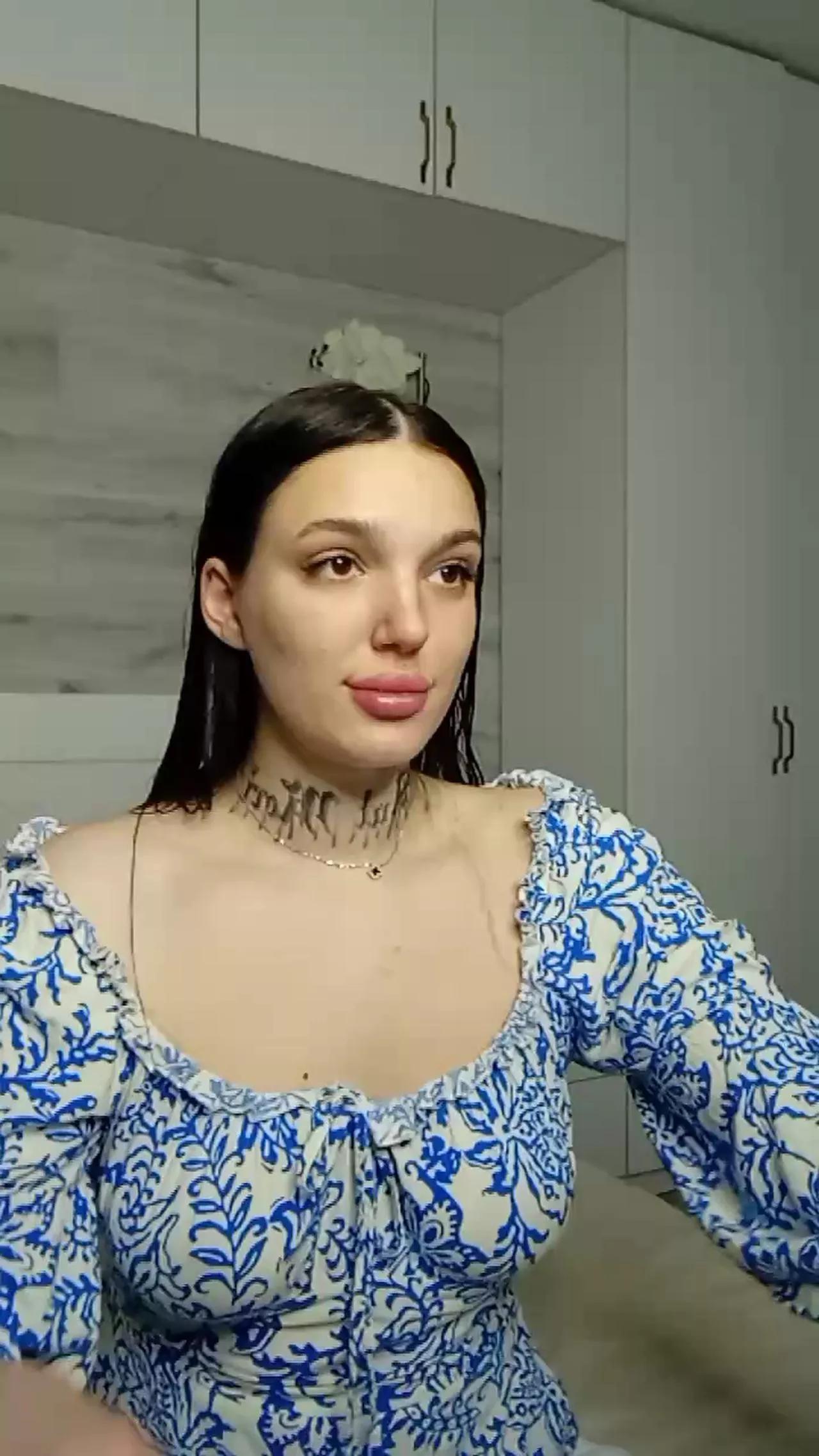 Tiffanyy_Rey on Cam4 