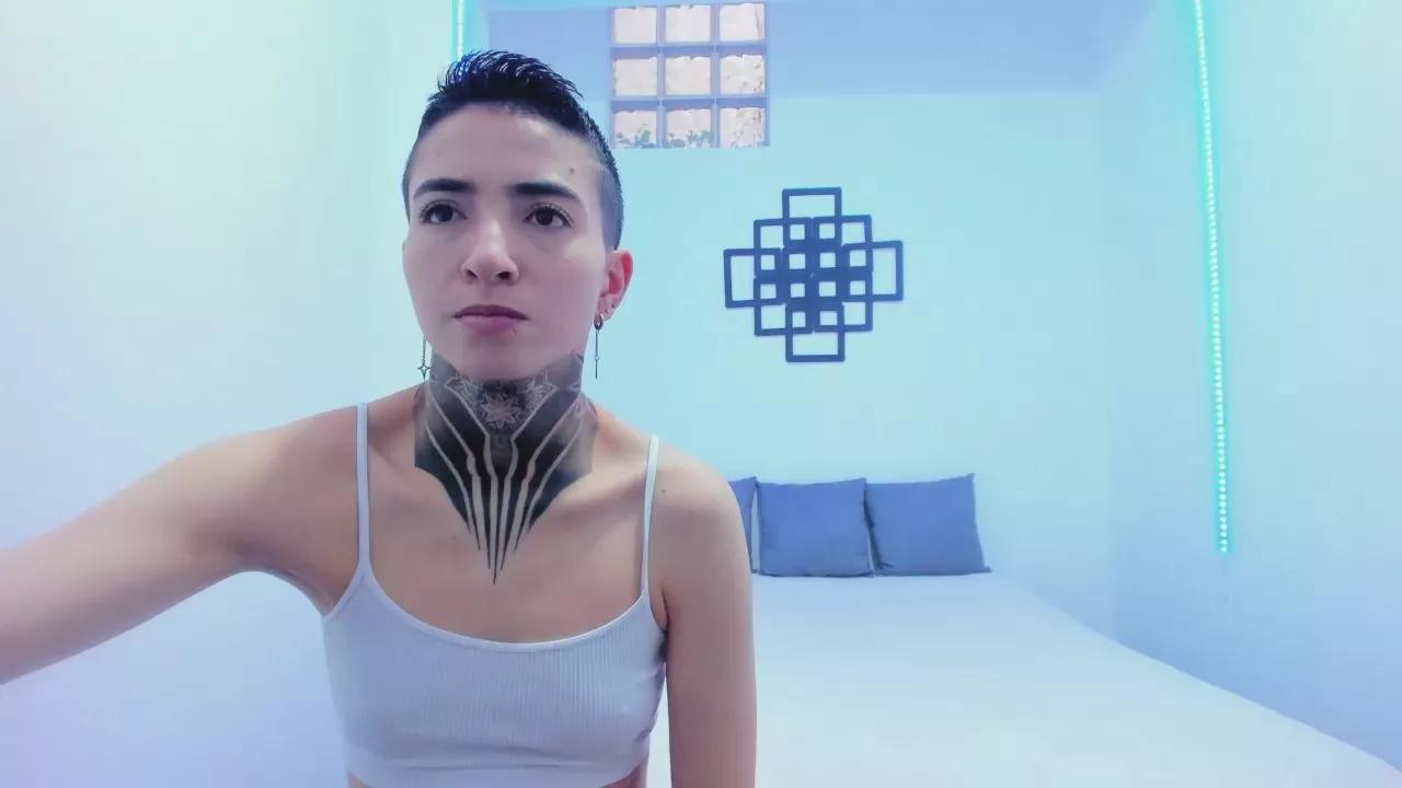 TinnyandCandy on Cam4 