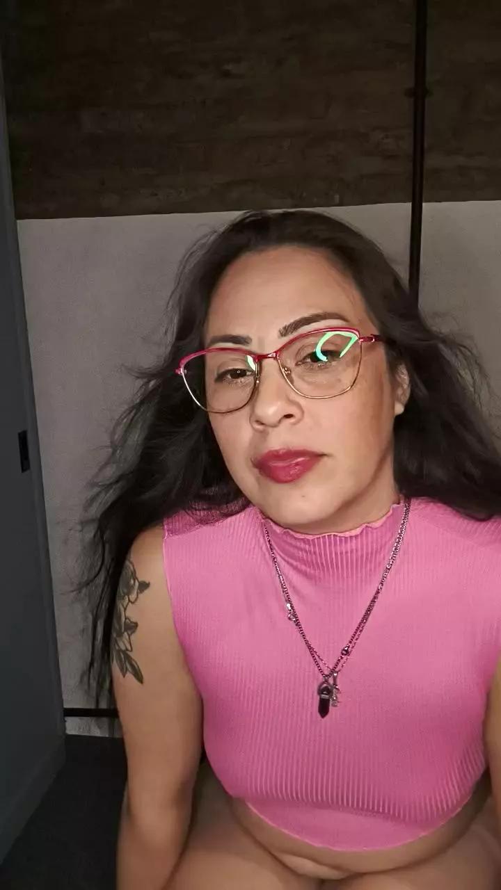tiqui_hot on Cam4 