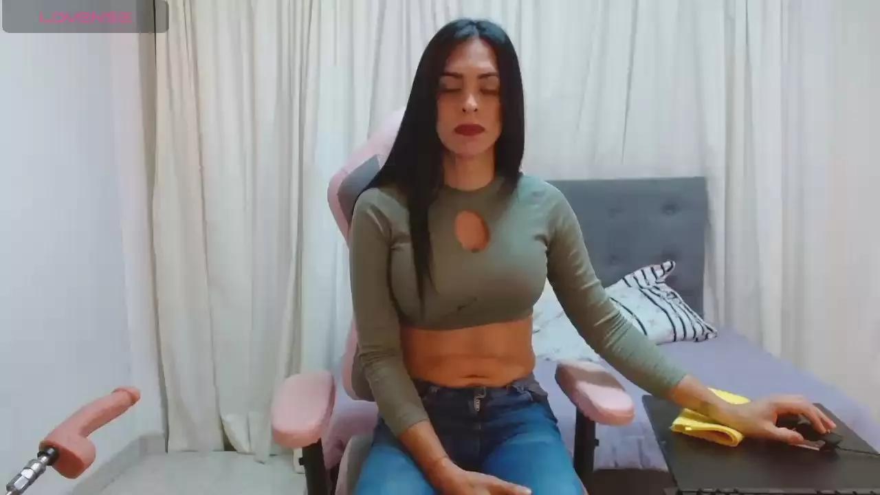 VittoriaLmbrdi on Cam4 