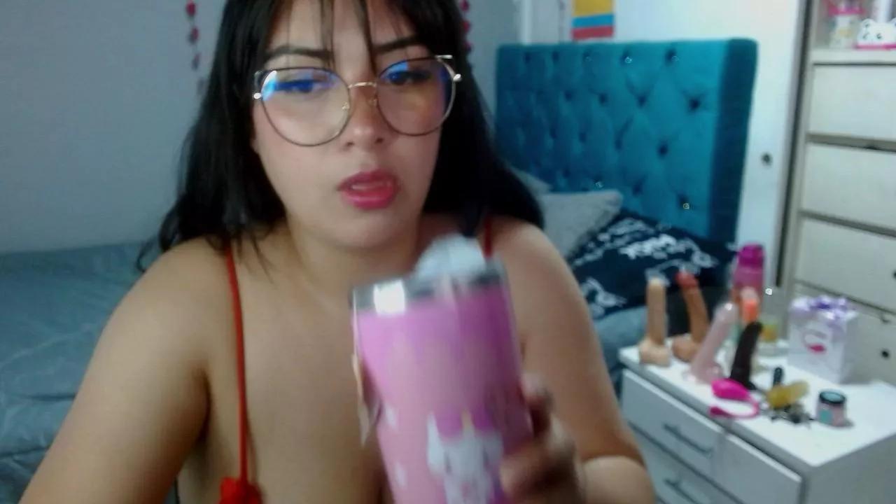 Offline wandafuckass on Cam4