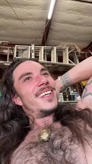 WellHello69 on Cam4 