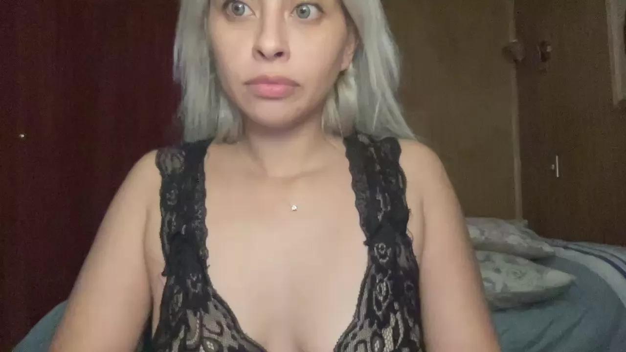 WhiteSnow95 on Cam4 