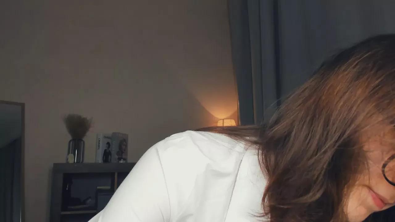 Xyour_rewardX on Cam4 