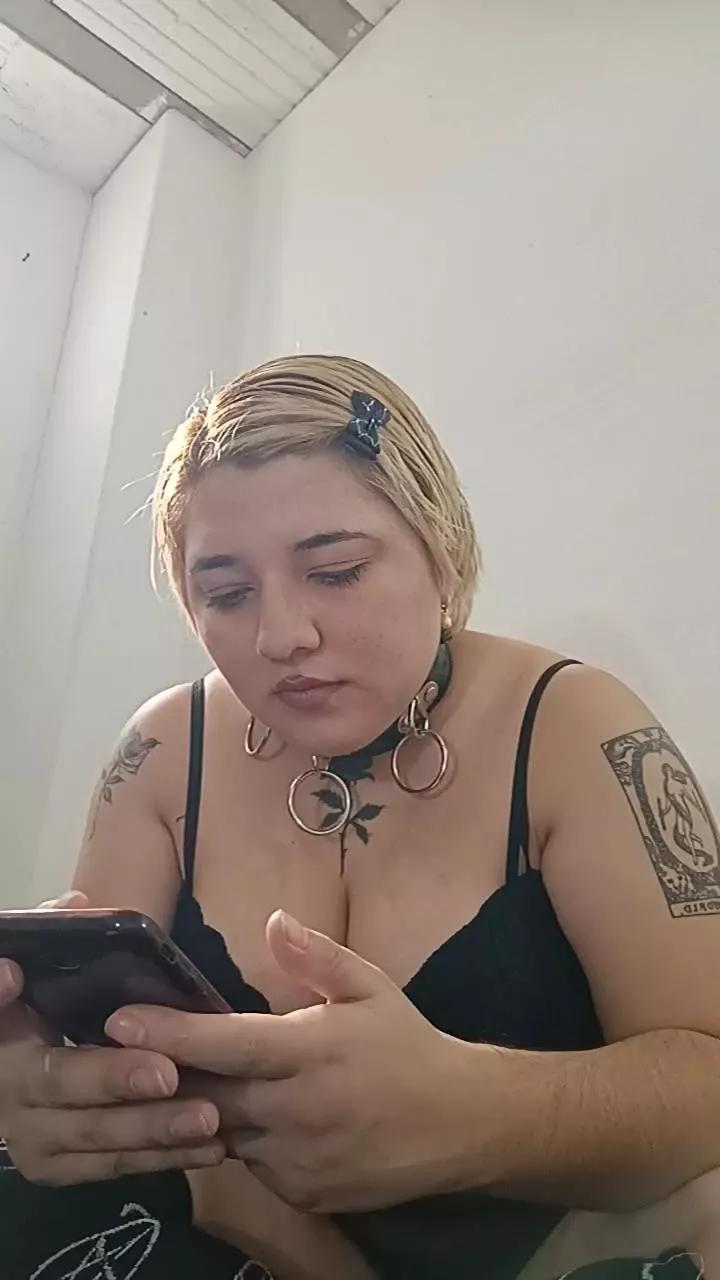 Yourmai on Cam4 