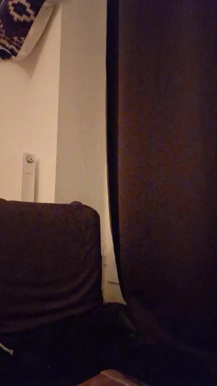 Offline Yuandjavi on Cam4