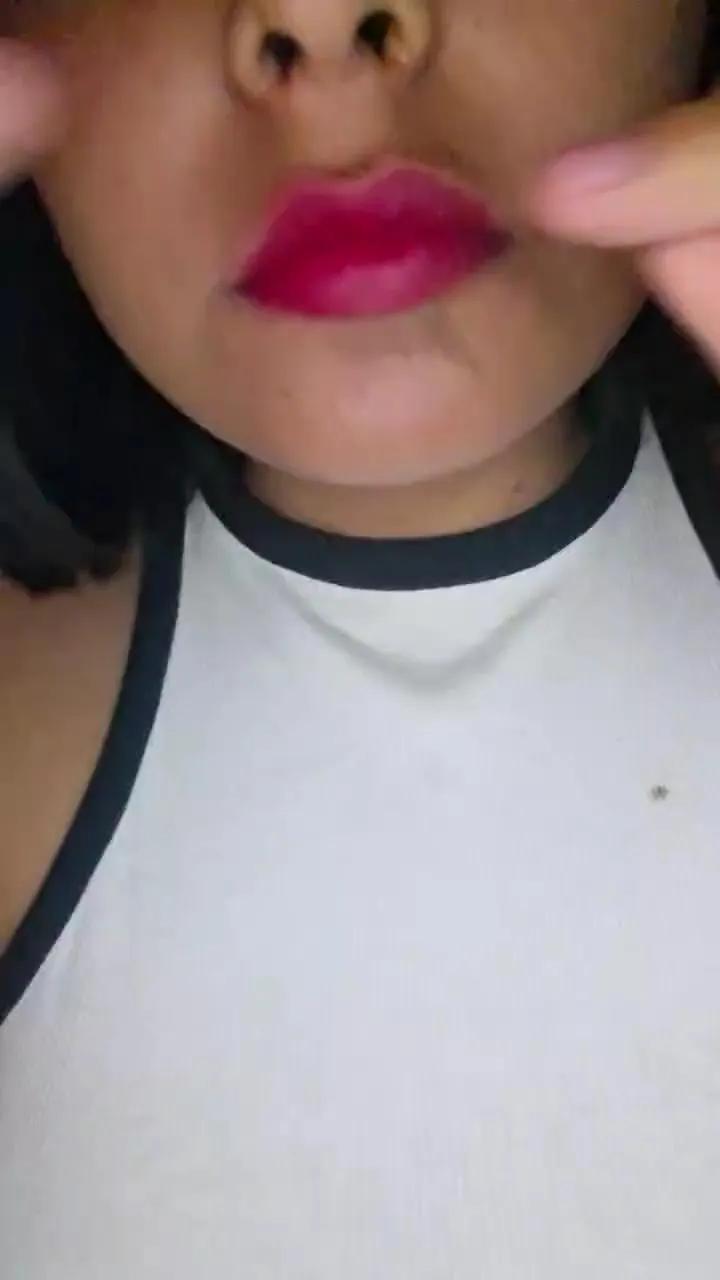 Offline yuliana24 on Cam4