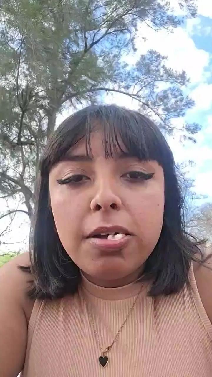 Offline yuliana24 on Cam4
