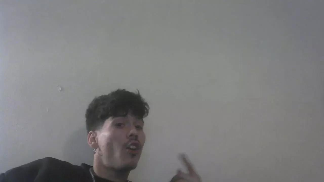 Ywole on Cam4 