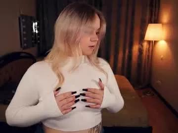emelianae on Chaturbate 