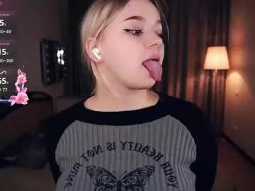 emelianae on Chaturbate 