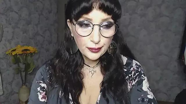 Aziza1 on StripChat 