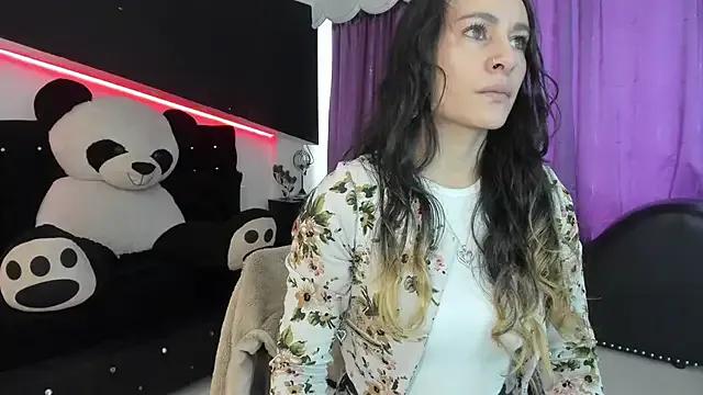 Freechat Coral_Gibson on StripChat