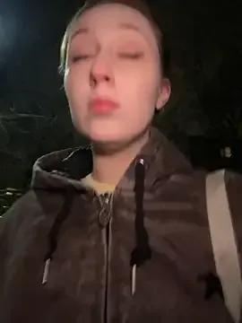 FroggyAnna from StripChat